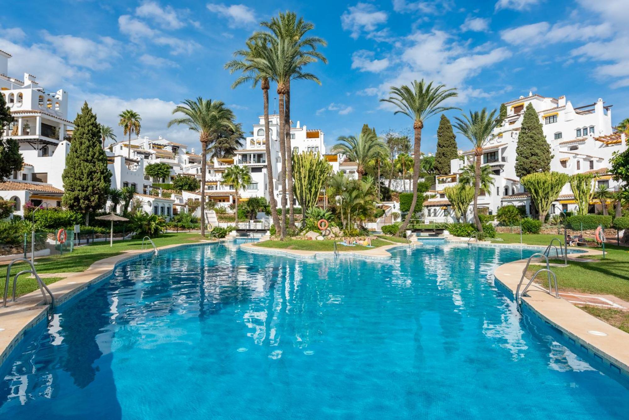 Puerto Banus Cozy Aldea Blanca